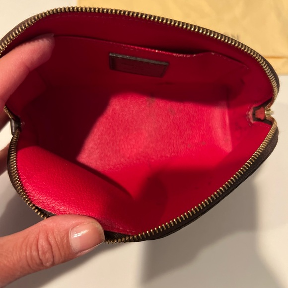 Louis Vuitton Cosmetic Pouch - Picture 6 of 11